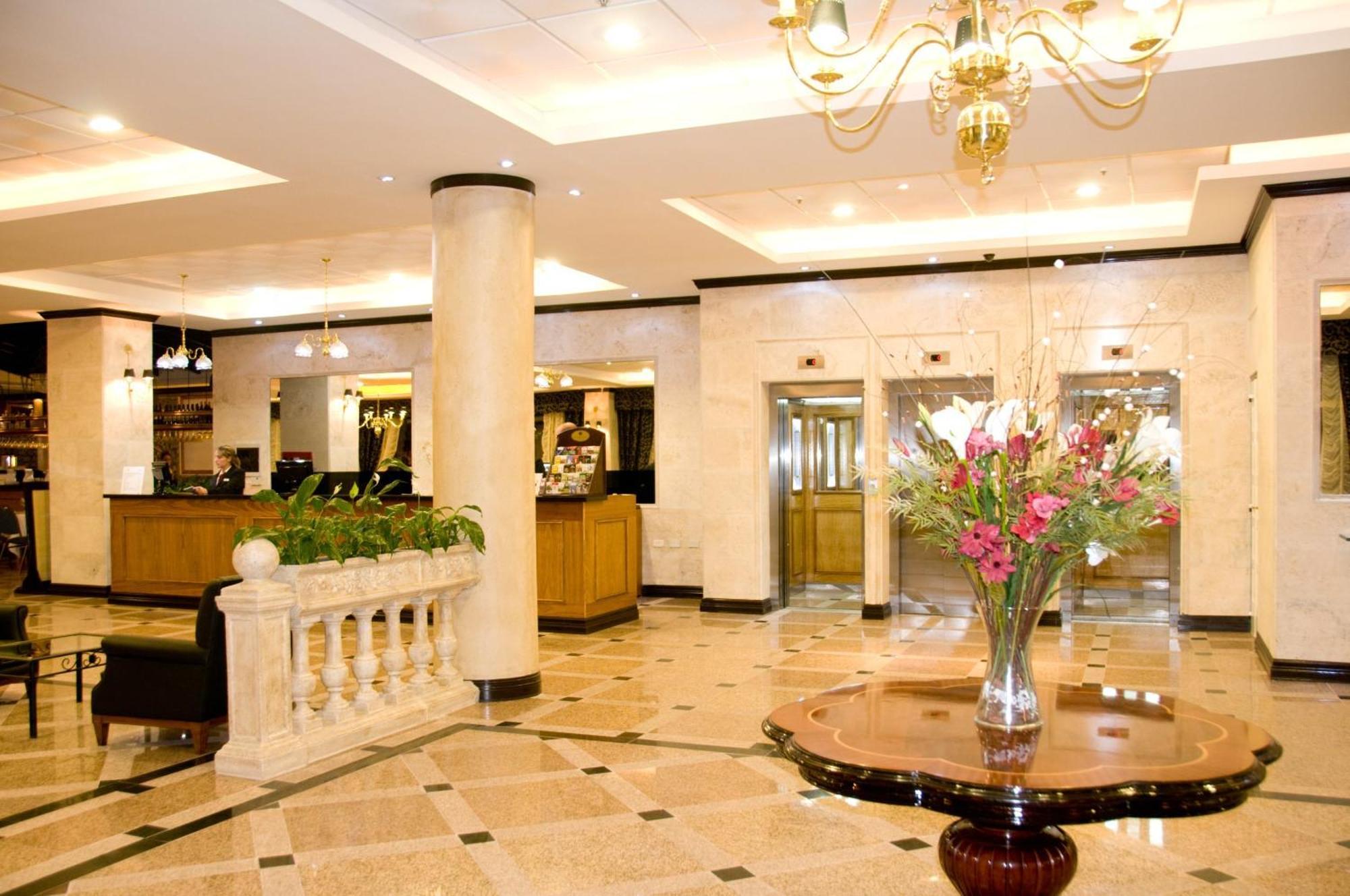 华美布宜诺斯艾利斯酒店 Vicente López 内观 照片